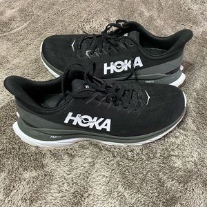 Like new mens size 12 hoka one one Mach 4.